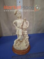 Συλλεκτικό άγαλμα εξολοκλήρου από ρεζιν, made in Cyprus.