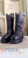Black unisex boots
