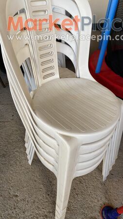 17 white plastic chairs - Kato Polemidia, Limassol