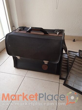 Συλλεκτική βαλίτσα για μεταφορά ρολόγια χειρός. - 1.Limassol, Limassol