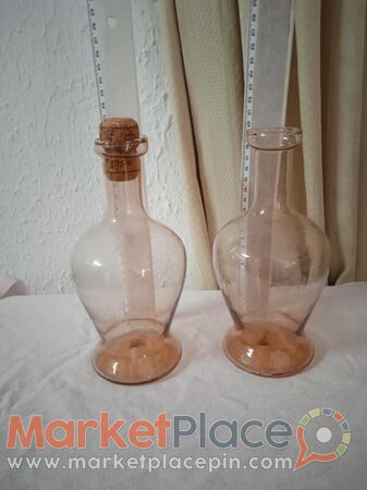 Δύο παλαιές μπουκάλες για λικέρ σε ροζ χρώμα. - 1.Limassol, Limassol